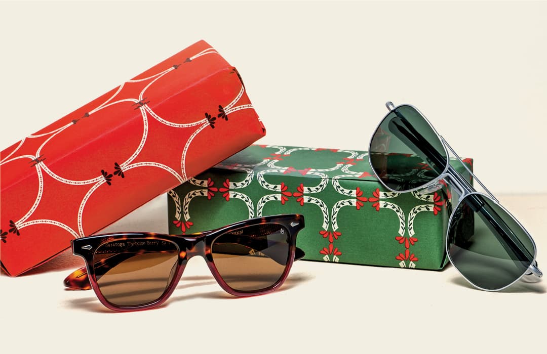 Included items with the AO Original Pilot Blue Moon sunglasses
